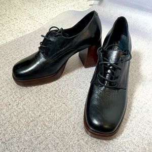 L’INTERVALLE leather Oxford